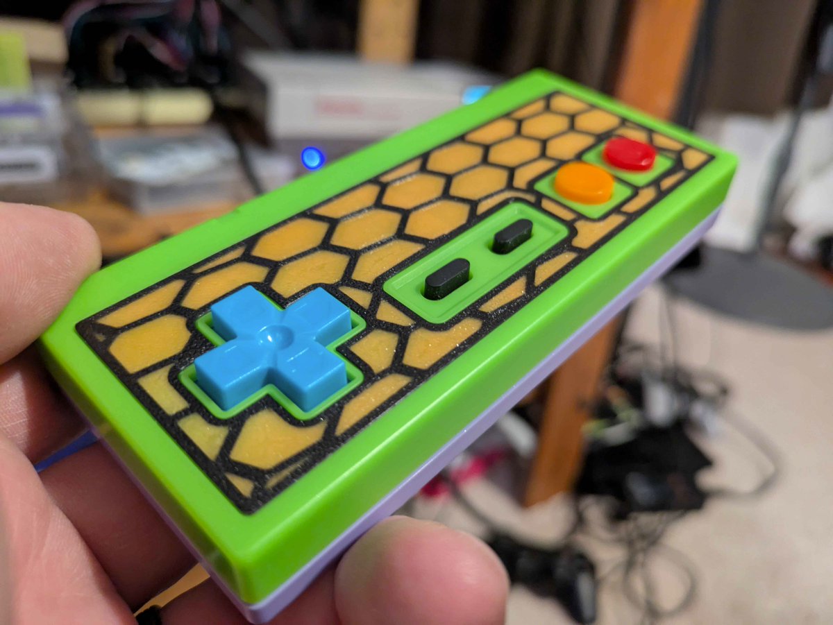 TheSacredOils's tweet photo. Tonight I dine on a Turtles themed controller named "Soup".  Available on the website.  Color shifting inlay with heat!  #SacredOils #exHo #DimensionX https://t.co/XpVZSj44dp