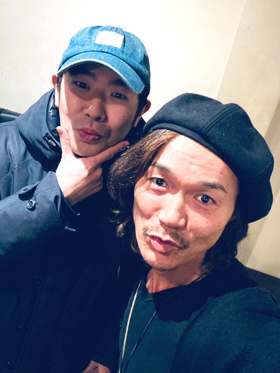 naovoistar's tweet photo. 夕べはDOMe柏にて斉藤省悟のアルバムリリースツアー柏編へ参戦。個人的にとても感慨深い思いに包まれた日に、省悟や緒形晋ちゃんと色々な話を交わし、どういう歌うたいになるべきか、どう伝えてゆくべきかを今一度探りながら、その一方で後悔の無い人間活動を重ねてゆきたいと、そっと誓った夜だった。 https://t.co/kLKj7IxiYx
