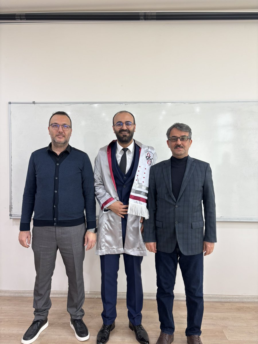 yakuponal_28's tweet photo. Ve artık Dr. Yakup ÖNAL 🎓 Bu uzun ve yorucu yolculukta bana destek olan herkese sonsuz teşekkürler… https://t.co/m7MeCJlcIU