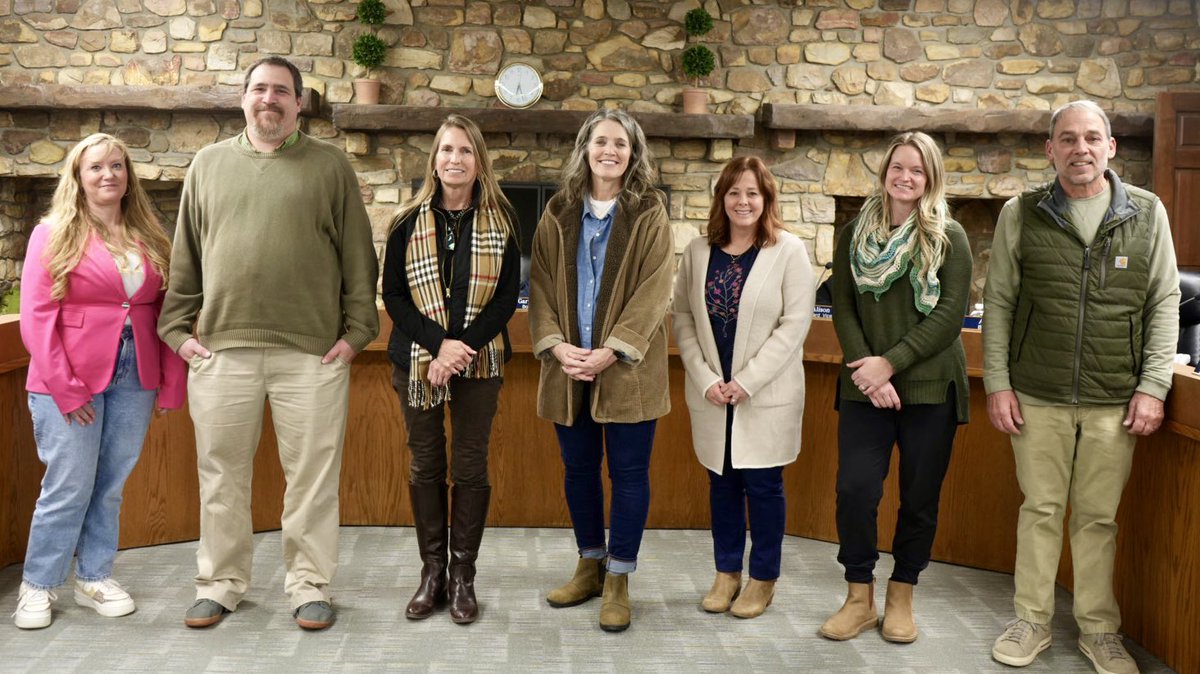 WataugaSchools's tweet image. At the January Board of Education meeting we had the honor of recognizing the 11 WCS educators who received “Bright Ideas” grants from Blue Ridge Energy! 💡 🎉 

We thank Blue Ridge Energy for its continued support of our schools! 
#BrightIdeas