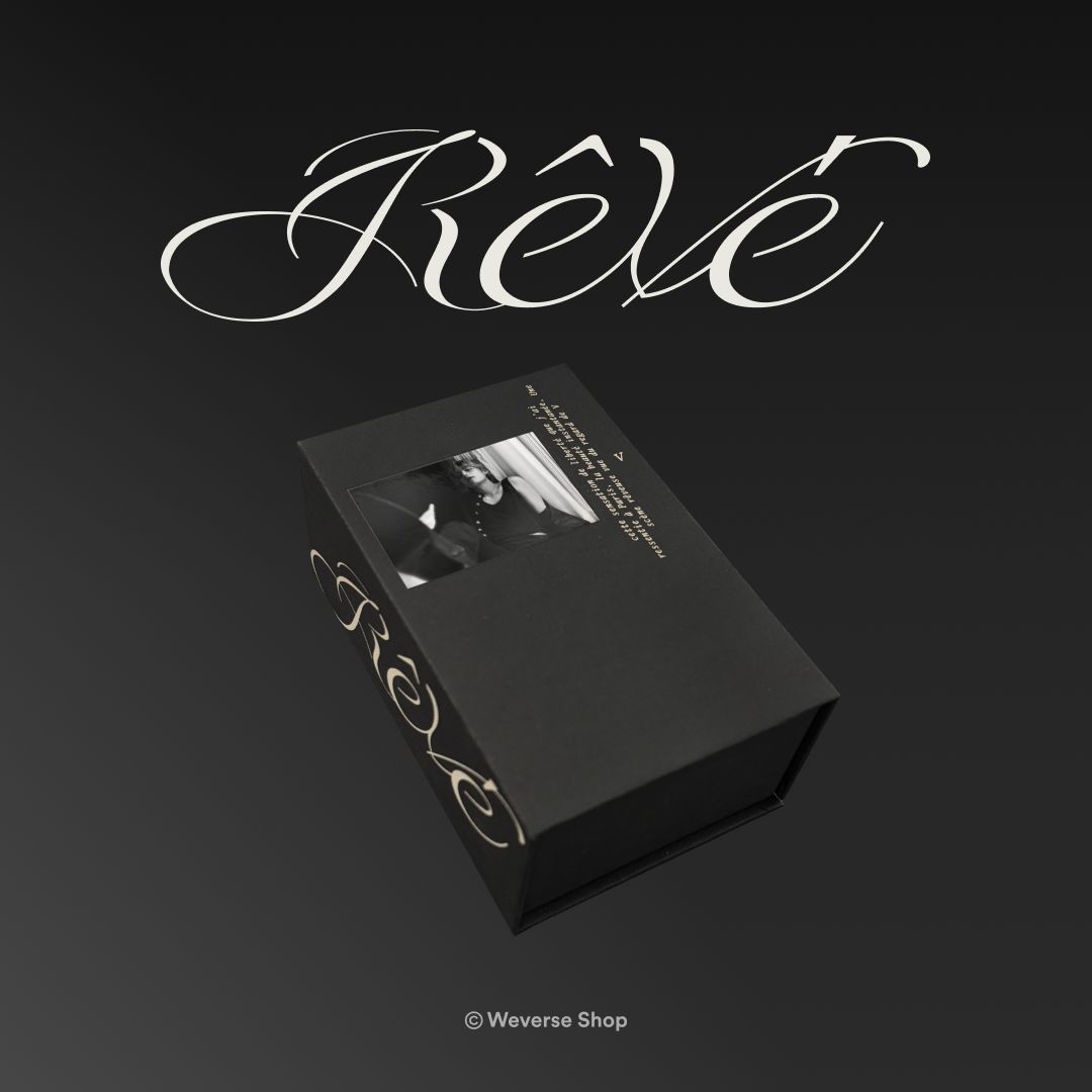 weverseshop's tweet photo. #V Rêvé 予約販売開始！

#BTS Vのフォトブック「Rêvé」を #WeverseShop で予約購入しよう！

Weverse Global 予約購入者向け特典🎁
-独占未公開画像のブックマーク1点と独占未公開画像のミニポスター1枚をお届け

🗓️予約受付期間：1月14日(火) 11 AM ～ 2月2日(日) 11:59 PM
🛒Weverse Shop：https://t.co/BDGuEeZ38K