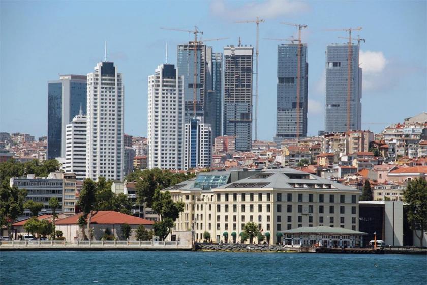 KaranliginKizi7's tweet photo. BU #TABUT EVLERİ #AKP ZAMANINDA #NEYLE ve #NASIL YAPTIKLARINI da #İTİRAF EDİP RESMEN #TABUT EVLER YAPTIKLARINI da #İFŞA ETMİŞ ! https://t.co/teTpeXYP3Q
