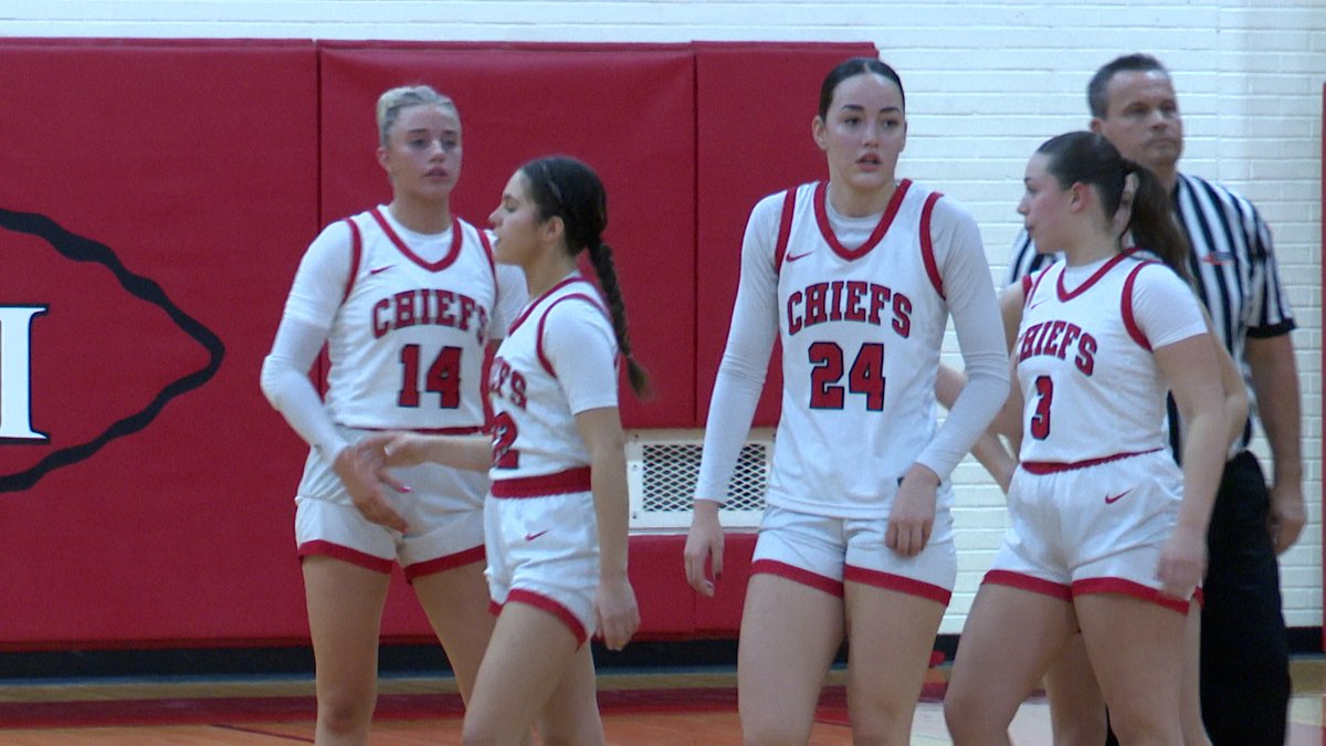 Dalia DeJesus making loud statement on and off floor at Dee-Mack 

Story: centralillinoisproud.com/sports/local-s…