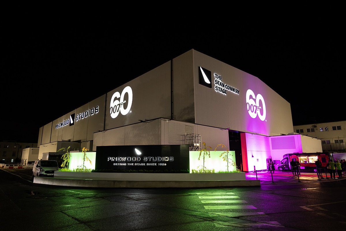 Arrieta_007's tweet image. Los 007 mas largos de la franquicia inmortalizados en #Pinewood 
Sean Connery (1962-1971) 
Roger Moore (1973-1985)
@helenabelle47 @ArosteguiFranco