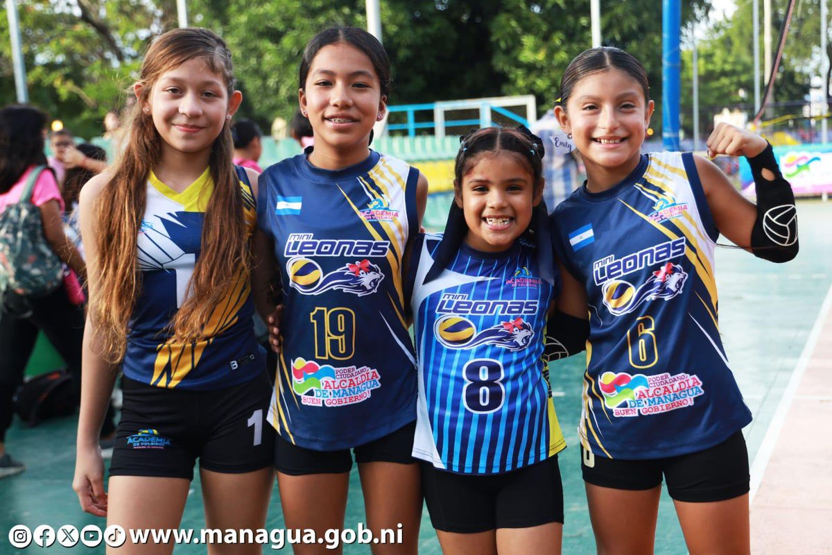 alcaldia_mga's tweet photo. Damos inicio a las clases en la Academia de Voleibol Sala 🏐 en el Parque Luis Alfonso Velásquez Flores.  

Por quinto año consecutivo, esta academia forma a nuevas generaciones con la meta de llegar a la Selección Nacional de Nicaragua 🇳🇮. https://t.co/jbi4NcIRxW