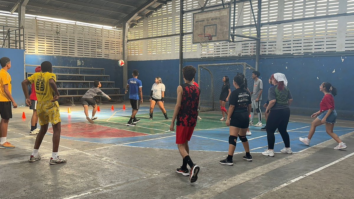 Parque_Lefevre's tweet photo. #VeranoConFlow Volleyball en el Gimnasio de Panamá Viejo @Rodriguez_Olmos #ParqueLefevreEs #Deporte #Volleyball https://t.co/CZssjVv26L
