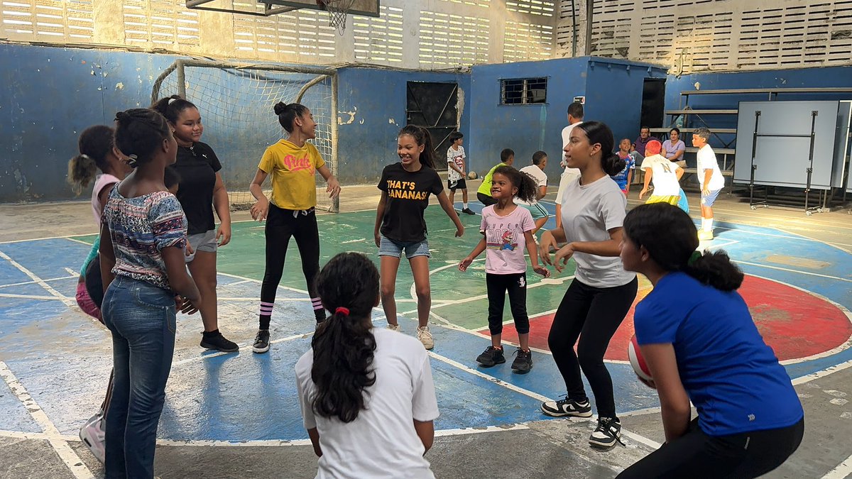Parque_Lefevre's tweet photo. #VeranoConFlow Volleyball en el Gimnasio de Panamá Viejo @Rodriguez_Olmos #ParqueLefevreEs #Deporte #Volleyball https://t.co/CZssjVv26L