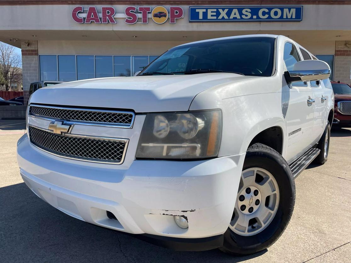 CarStopTX's tweet photo. NEW! Arrival: The Great People Mover! Load 'em All Up in this Fresh Trade-In 2008 #Chevrolet #Suburban LT 5.3L #V8 4x2 SUV with 133K &amp; a Clean Title for Just $7,998! - https://t.co/VG51xOnQYX

#chevysuburban #chevroletsuburban #gmcyukonxl https://t.co/T16RV8Q9h3