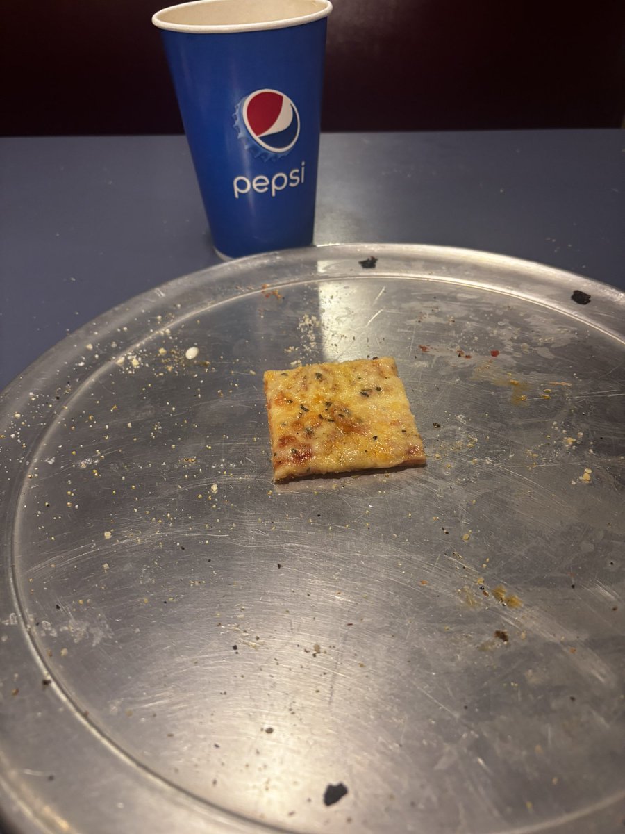 BrianYoder4's tweet photo. Pizzeria Roma LeRoy, Il  Pie Meter alert.  7.4 on the Meter.  Thin crust, light on the cheese, not much sauce but tasty. (Similar to Monicals) Would recommend for anyone looking for some good pie in LeRoy….smashed a medium………#fatguyissues https://t.co/6rOa7CER4J