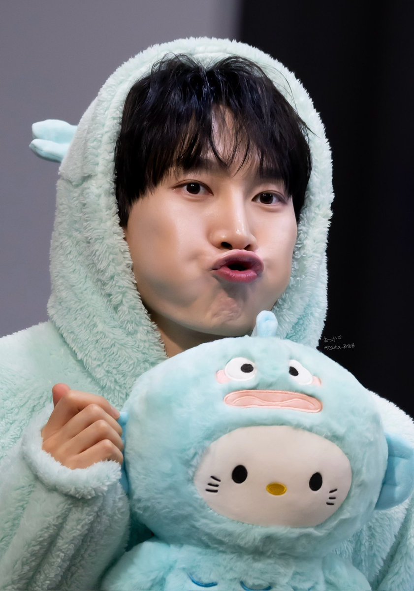 ATSUKA_BTOB's tweet photo. 250112 프롬 시즌그리팅 대면팬싸 

💙🐱🐿️💙

90년생들이 이렇게 귀여워도 되나요..?

#비투비 #BTOB #서은광  #이민혁
#SEOEUNKWANG 
#LEEMINHYUK https://t.co/CZyVgCkfVA