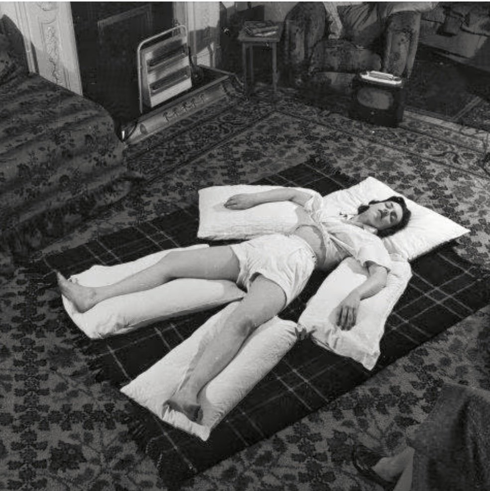 Queridos amigos de TC28,
Os informamos que nos vamos de vacaciones para recargar energías. 

Volvemos el 7 de febrero con muchas ganas y novedades.
#MieresUnderground #TC28 #mieresvaprestate #beberycomer #descanso #cocina #chigre