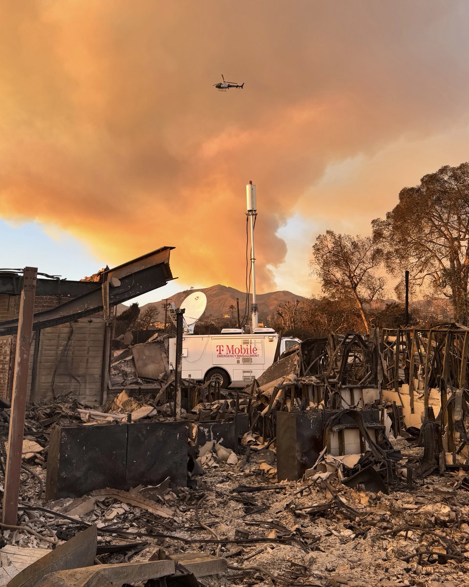 MikeSievert's tweet image. Grateful for our @TMobile teams working tirelessly to support communities impacted by these horrific wildfires. Our trucks have been on the move, helping where it’s needed most. We’re providing Wi-Fi and charging stations, along with deploying relief supplies and portable…