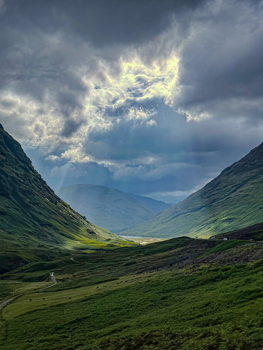 Glencoe 🏴󠁧󠁢󠁳󠁣󠁴󠁿 
#Glencoe #photographer #photography #scotland #landscapephotography #naturelovers #Scottish