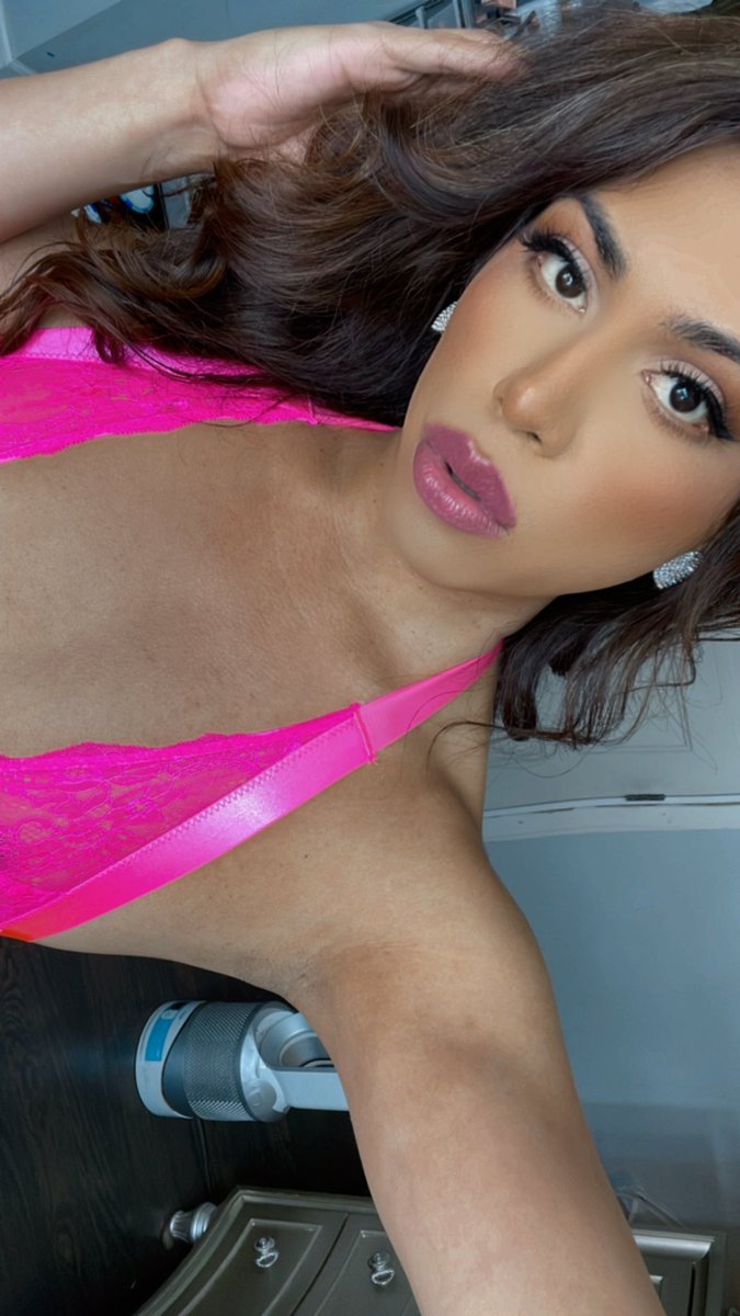 QueenJadeleal's tweet photo. #trans #queen #findom #paypig #tributes #pink #transqueen https://t.co/ksA5SrWWHn