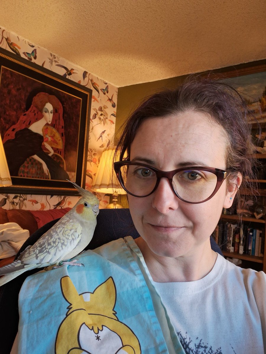 I'm a bit of an anxious mess with these LA fires. But Titania has gone from scared rescue cockatiel to emotional support shoulder chicken. (Bonus points for corgi butt towel.) Stay safe friends 🧡 and sending you all love.