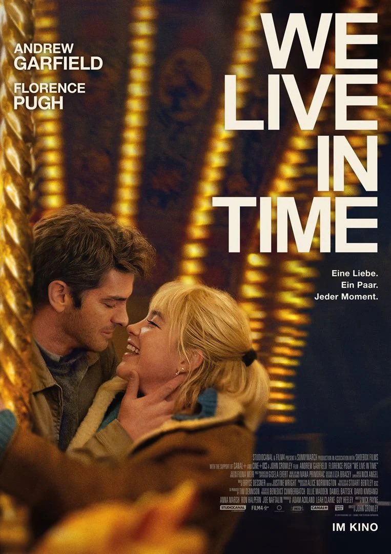 6maary's tweet photo. #WeLiveinTime 
يتم جمع (ألموت وتوبياس) في حادث تصادم مف��جئ يغير حياتهما ..
مؤخرا شفت هواي ناس بچو ع الفلم وتأثرو كلت يلا اشوفه .. ( تأثرت شويه بس مبچيت🌚)
قصته بسيطة جدا واحس هواي شايفتها الاختلاف جان بذكاء المخرج والانتقالات بخط الزمن وبتمثيل الابطال 🔥🔥 https://t.co/EbDmEjZGfp
