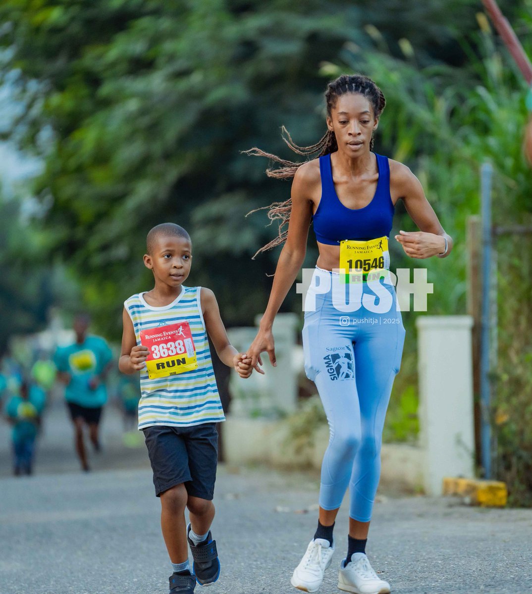 CandieceKnight's tweet image. My 2025 road race thread  🏃🏽‍♀️✨

1. Race For Hope 
In aid of Hope Gardens preservation and development 🌷

Distance: 5K
My time: 37 mins

(Ky did 3k in 28 mins 😊)

Big up @pushitja1 for this pic