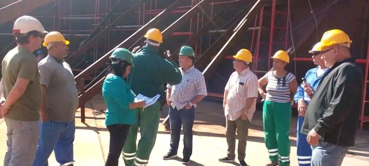 Como parte de la Visita del Comité Central al Municipio#Matanzas,funcionarios de dicha estructura acompañados de autoridades de la Provincia y el territorio Intercambian con  el colectivo de la EMPet,con el compromiso de avanzar en todas las tareas.#MatancerosEnVictoria