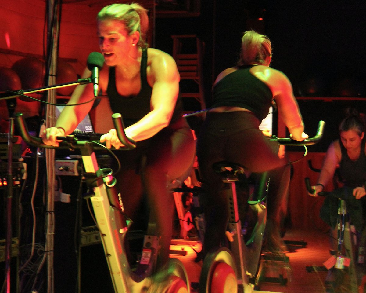 2000Sante's tweet photo. Mardi 14 janvier les cours de groupe sont:
Zone Cardio
ZUMBA – Isabelle et Karen - 9h15
SPINNING - Marie-Hélène - 12h
SPINNING – Jean-Michel - 17h
SPINNING – Gérald - 18h05
SPINNING – Luc - 19h15
Zone Énergie
PILATES REFORMER 2 - Alain - 8h
PILATES REFORMER 2 - Alain - 9h
PILA... https://t.co/CNUr01wxBs