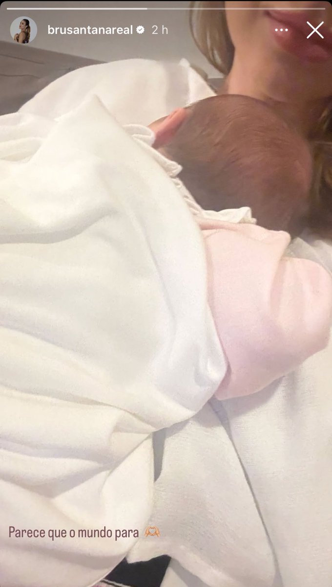 tudoluan's tweet photo. primeira filha 
primeira neta  
primeira sobrinha 
primeira filha do ídolo com milhares de fãs (titias) pra proteger 
imagina o quanto não vai ser mimada a querida?! https://t.co/0cmjk2Pw1b