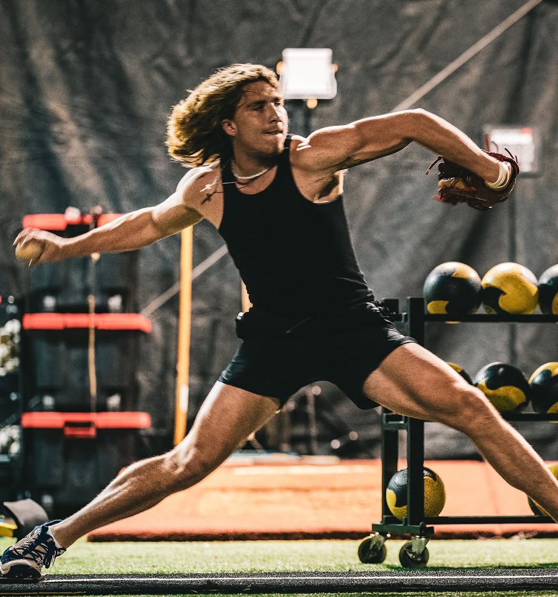 TannerBercier's tweet photo. 🧵 1/6: When working on mechanical changes with pitchers, it’s all about finding the balance between what are they doing, and how to most efficiently get them to where they need to be.  📈

Take @PierceBoles for example—he’s an incredibly athletic guy, but there are key areas we need to refine to get him to 100 mph. 👇