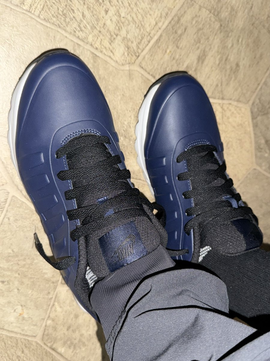 DinoStaxkzkixkz's tweet photo. Y’all see these before @snkr_twitr #airmaxinvigor special edition I cannot find this specific model Colorway in hard shell on any platforms! Was DS when purchased Had for a year or so they’re 2016 I believe! Reminds me of #rockports @Rockport @DinoStaxkzkixkz @NNavram 🥶💯🖤🦖👀 https://t.co/3PSLCt31q1