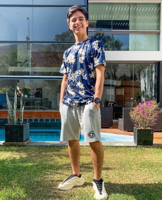 buenoshombres's tweet photo. Se acuerdan de este video de Brando Gallesi? 👀🔥

#gay 
#sex
#peru 
#Peru 
Chudai Perú https://t.co/tewIpYbdeL