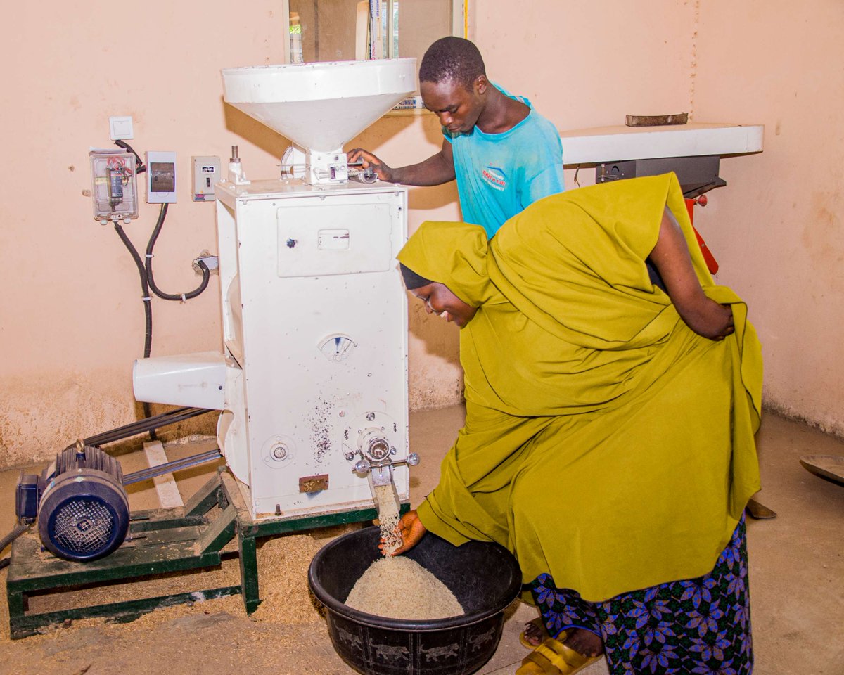 PowerAfricaUS's tweet photo. ICYMI | #PowerAfricaPartner @TeamHuskPower doubled its #MiniGrid fleet in Africa &amp; Asia in just 12 months, surpassing 400 mini-grids!

They electrified 200 new communities in 2024 &amp; now serve 1.5 million people &amp; 30,000+ small businesses: https://t.co/lFfD6sZNAn

@ManojSinhaHusk https://t.co/HC5WJX5MBv