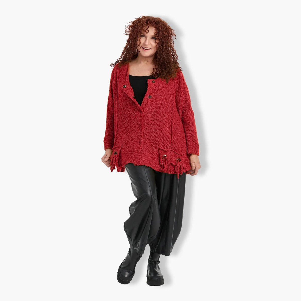seelenlook's tweet photo. 🍂 Die Amandine Jacke in kräftigem Rot ist dein neuer Herbst-Liebling! 🧥✨
Weich, bequem und stilvoll – perfekt für Lagenlooks &amp; kühle Tage. Jetzt in großen Größen erhältlich. 💃
➡️ Entdecke sie hier: https://t.co/SWgmPtsLiz

#Damenmode #HerbstStyle #PlusSizeFashion https://t.co/BU1jTth2ct