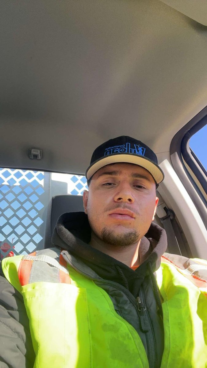👷🏽‍♂️