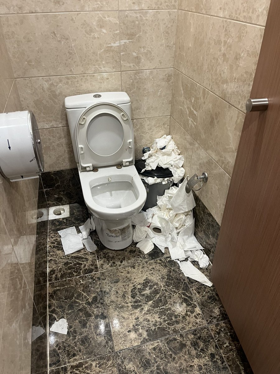 masumlar apartmani gulbenin suduklu carsaflarinin durdugu odayla kapisir tesekkurler ytu😌😌