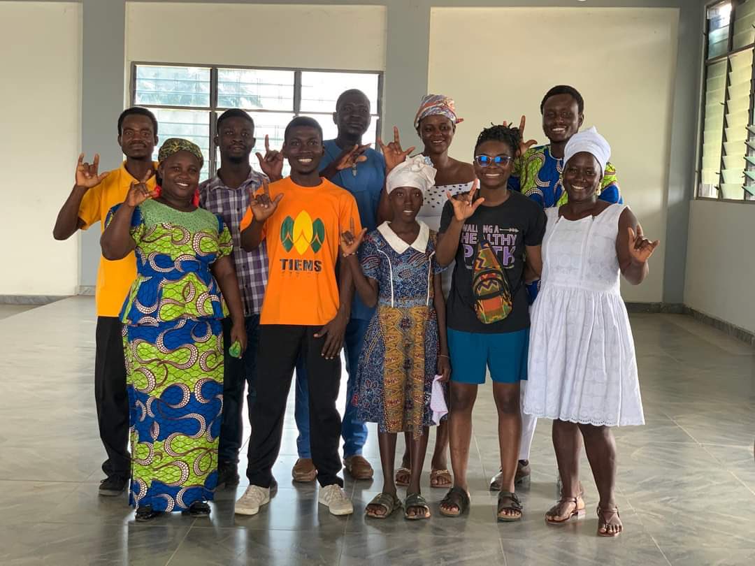 When I was home in Jun last yr, I met a community of deaf people who are my sister’s friends. I could not communicate with them so my sister translated the conversation. We had a good time after their church service, which I also thoroughly enjoyed.
They are my people too now.