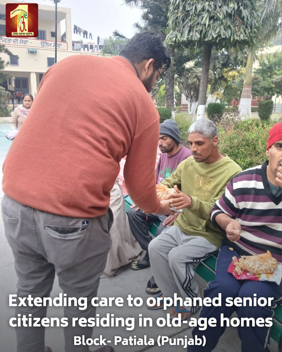 DSSNewsUpdates's tweet photo. Bringing smiles 😊 to those who need them most. 

Dera Sacha Sauda volunteers from Patiala, Punjab, following the teachings of Saint Dr. MSG Insan, visited a local old age home, bringing joy to the residents. They spent quality time together, sharing stories and laughter, reminding us of the importance of cherishing our elders. Their selfless act reminds us that a little time and love can make a big difference.

#ElderlyCare #SeniorCitizens #OldAgeHomes