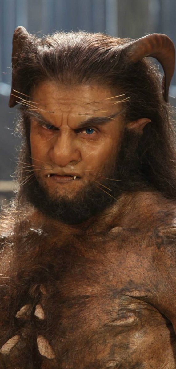 Shiivaa4's tweet photo. இவரால் மட்டுமே இது சாத்தியம் ! @chiyaan #ChiyaanVikram 🛐🔥💥
#10YearsOfI #I @shankarshanmugh
@sooriaruna @Kalaiazhagan15 @chiyaanCVF @mugeshsharmaa @proyuvraaj https://t.co/t7QWfnf7Bh