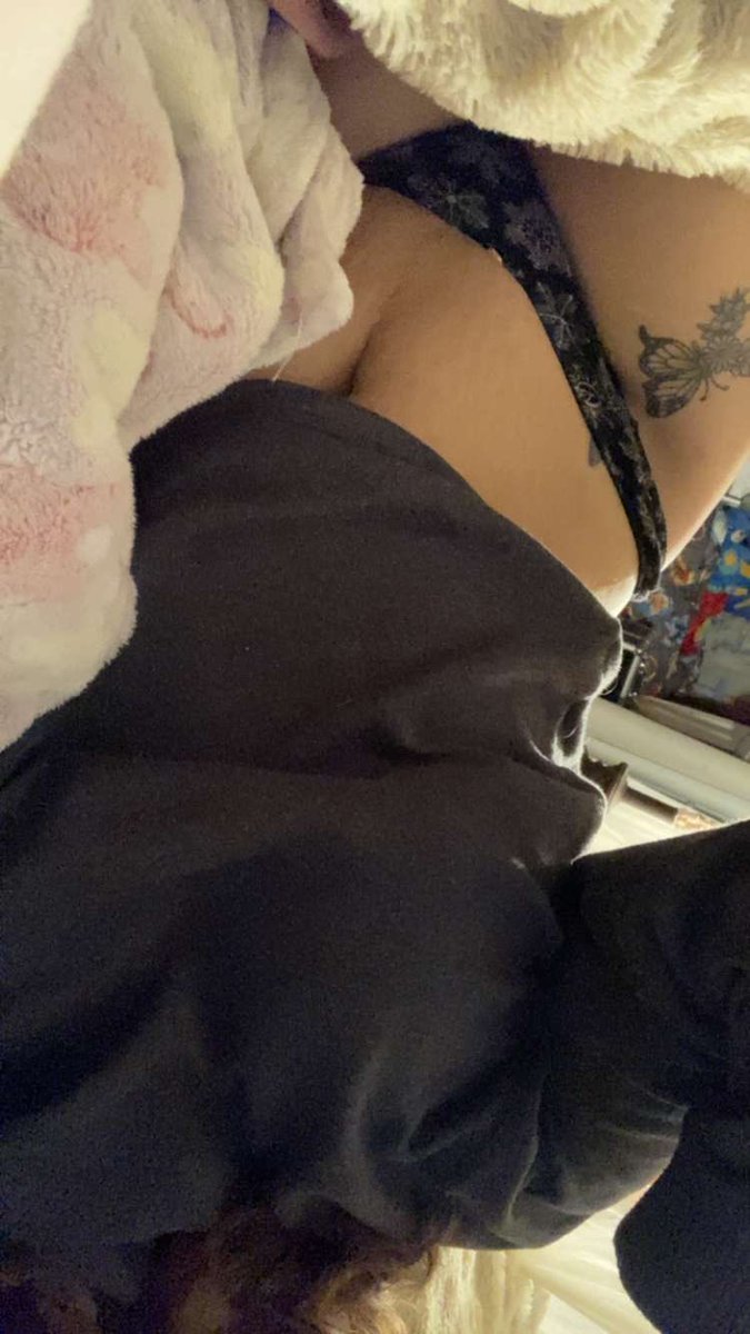 hardlovingbae's tweet photo. Hi there 🥰😘 https://t.co/7ASg4hyk9G