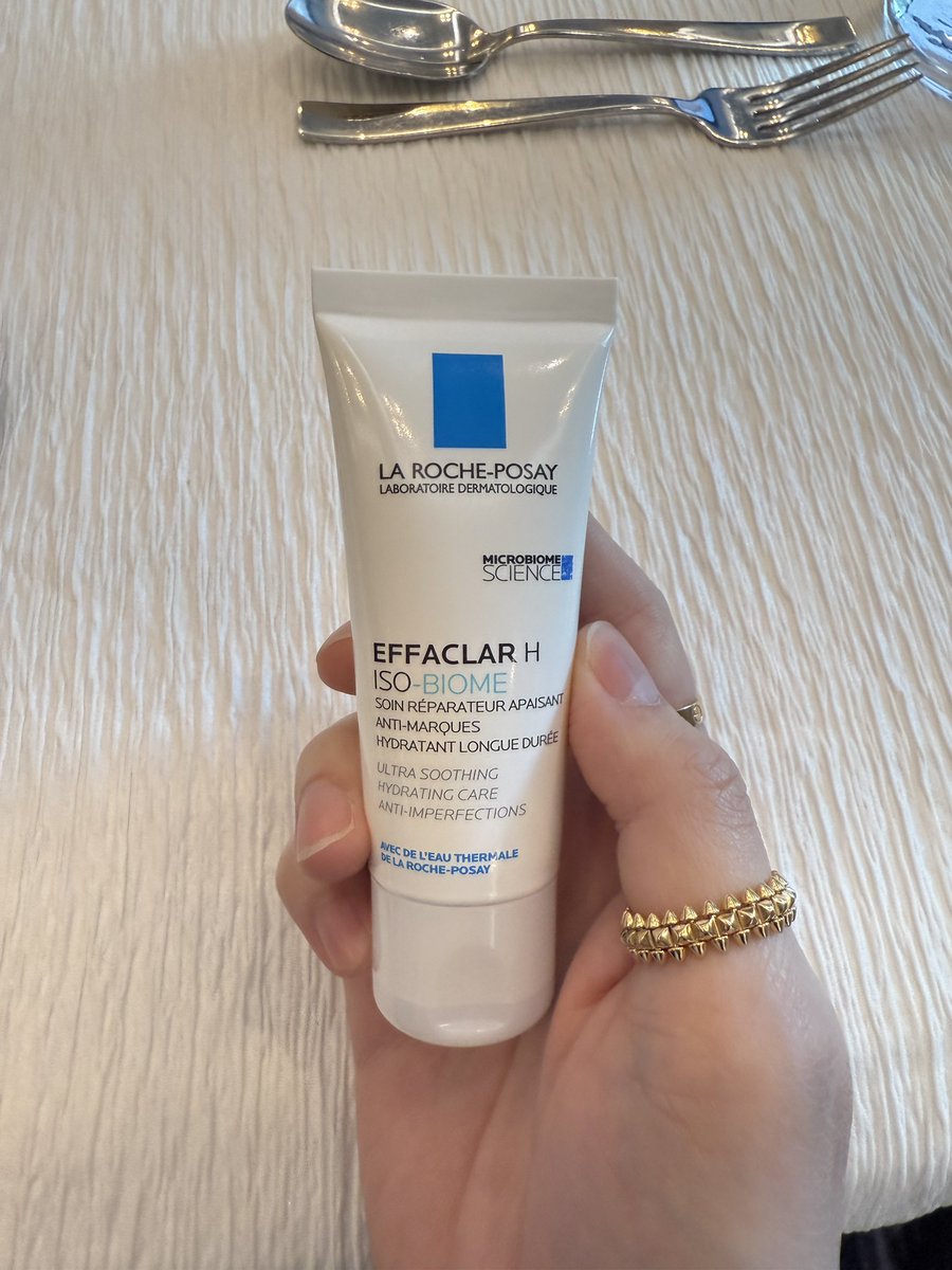 ข่าวดี สำหรับคนเป็นสิว ใช้ยาสิว/BHA แล้วระคายเคือง

LRP เตรียมเอา Effaclar H Iso-Biome มาขายช่อง online, ร้านยาแล้ว (เมื่อก่อนขายเฉพาะในรพ. เท่านั้น)

💙Moisturizer สำหรัยคนเป็นสิว ใช้ยาสิว
💙ปรับสมดุล Skin Microbiome ลดการเกิดสิวซ้ำ
💙BIX' ACTIV คุมมันส่วนเกิน