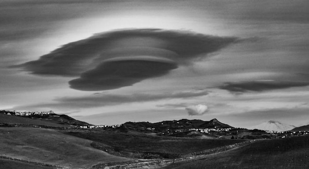 earthskyscience's tweet photo. Teresa Molinaro in Petralia Soprana, Sicily, Italy, captured these beautiful #lenticularclouds last Friday. Thank you, Teresa! ☁️📸

https://t.co/ndKwoTva71

See more great images in EarthSky Community Photos, and submit your own recent #photos:
https://t.co/kXWoPxm4lT https://t.co/EHKlmSQImV