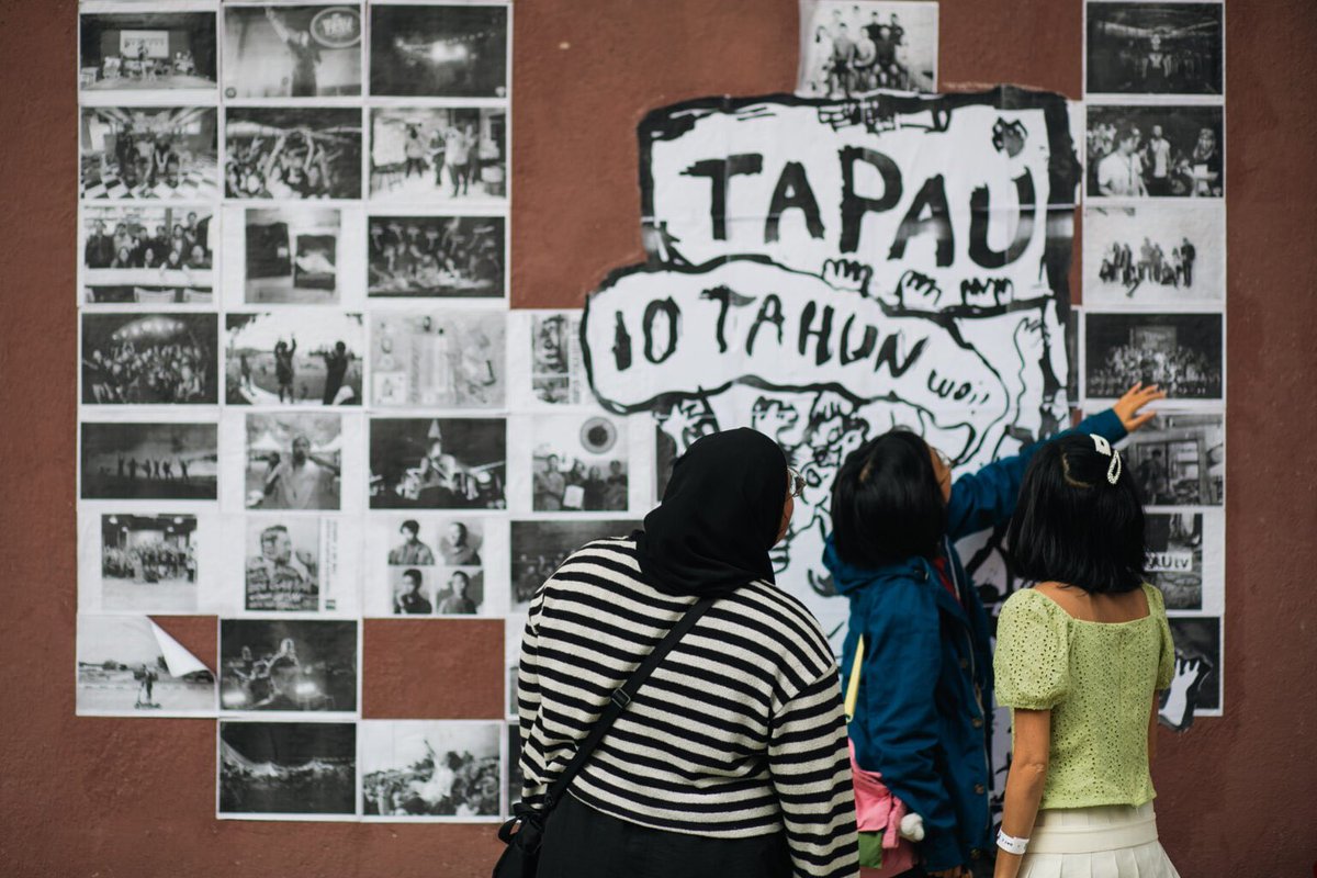 🎶🎸 Tapau turns 10: indie music community has become an unstoppable force – Qistina Shahrom

A decade of defying mainstream norms and celebrating Malaysia’s vibrant scene, talent including Masdo (<a href="/KugiranMasdo/">MASDO!</a>) , Liyana Fizi , Gard Wuzgut (<a href="/yvngmalay/">Zasss</a>) , Jemson, Iqbal M, and more