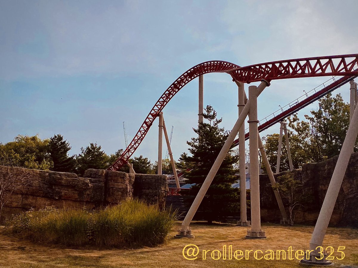 rollercanter325's tweet photo. 2 months clean of SH, so here are some photos of my favorite Intamins!  (Like before saving! : V) #Maverick #MillenniumForce #SkyRush #Intamin #rollercoaster #Cedarpoint #Hersheypark #noodle https://t.co/jUQ9sdided