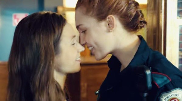 sophlin93's tweet photo. 🎶 The smile on your face lets me know that you need me🎶

#wynonnaearp #wayhaught https://t.co/mlkKIySBxD