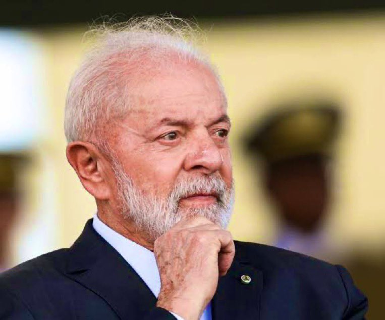 eduardomenoni's tweet photo. 🚨| ÚLTIMA HORA: ¡El comunista Lula Da Silva no fue invitado a la toma de posesión de Donald Trump! El Embajador del gobierno brasileño en Estados Unidos representará al país en el evento. Trump sí invitó a Jair Bolsonaro. 🇧🇷 ¿Apoyas esta gran humillación de Trump a Lula? https://t.co/uKSLoqHmw2