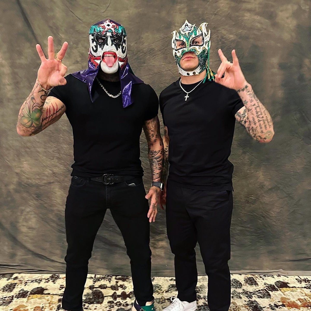 ReyFenixMx's tweet photo. Felicidades carnal ❤️

Sin dudarlo MI LUCHADOR FAVORITO!
Te mereces todo lo mejor por todo lo que has trabajado, el LUCHADOR #1. 
Soy muy orgulloso de ser tu hermano y ver como has logrado todos tus sueños, TE AMO ❤️ y 👌🏻MIEDO. https://t.co/SvHVhEz72L