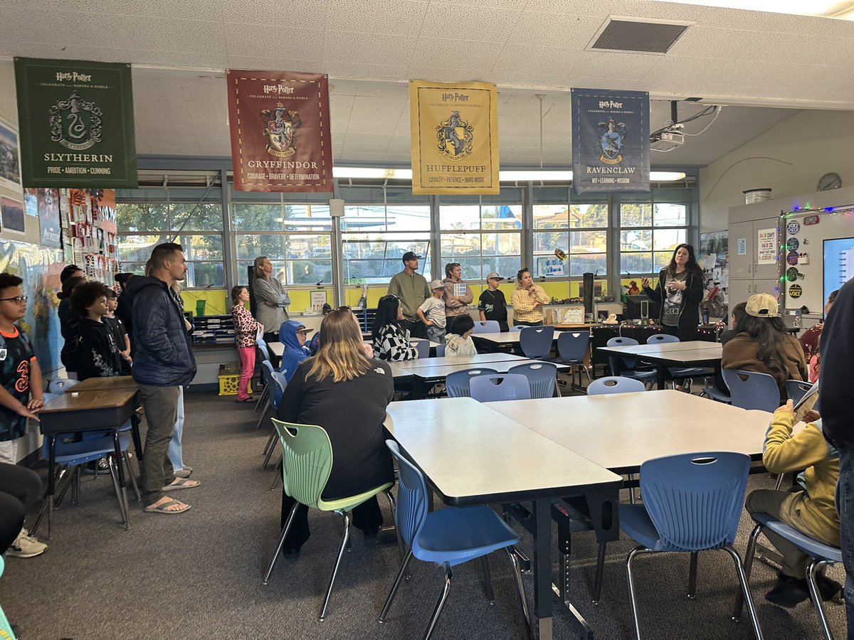 VIDA Tours have began! And it was a great turnout! We are so excited for families to learn about our programs and what we have to offer.
#WEAREVIDA <a href="/VIDASHARKS/">VIDA (6-8 Magnet)</a>