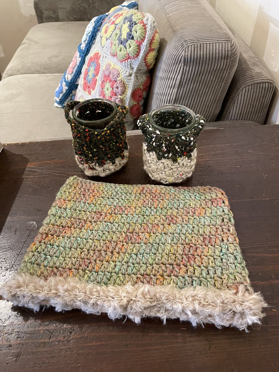 2025年第一回の <a href="/kotobldg/">西荻の“ことビル”</a> 西荻のことカフェでの癒しのモチーフ編みワークショップ、11時から開店してまーす🥰

グッズも少し持ってきましたー👌

#西荻窪 #西荻窪カフェ #編み物 #かぎ針編み #モチーフ編み #ワークショップ