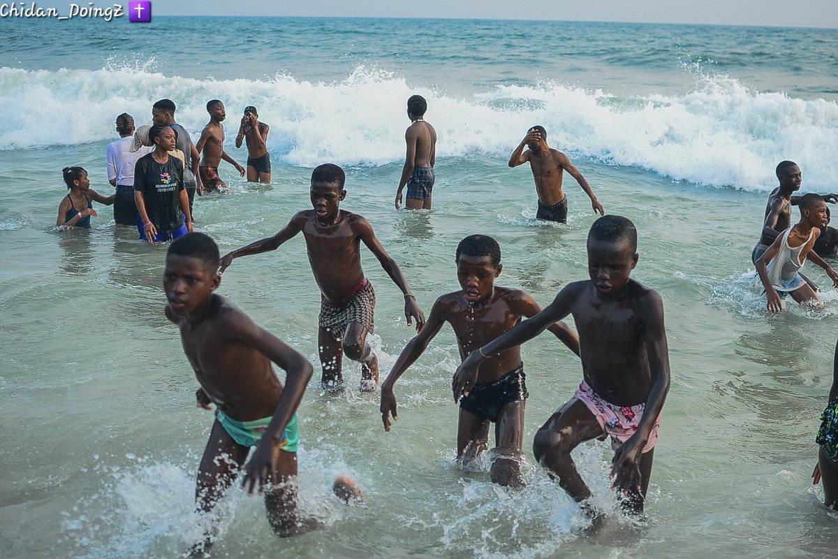 chidan_doingz's tweet photo. Embracing the beauty of the beach and the fresh start of a new year. Cheers to new beginnings

Photograph by me @doingz_shot_it 

#chidanshotit #beach #happynewyear #2025 #donjazzy #musfatundeednut #photography #beachlife https://t.co/XAibqIkw0b