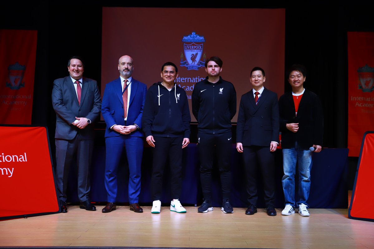 dbsbangkok's tweet image. Join Zico, Director of Liverpool FC International Academy Thailand, and Jack Green, Head Coach, as they share their passion for shaping the future of young footballers. 
#DBSExcels #LFCInternationalAcademy #DBSCommunity #Zico #JackGreen #Football #AlwaystoGreaterThings #LFC