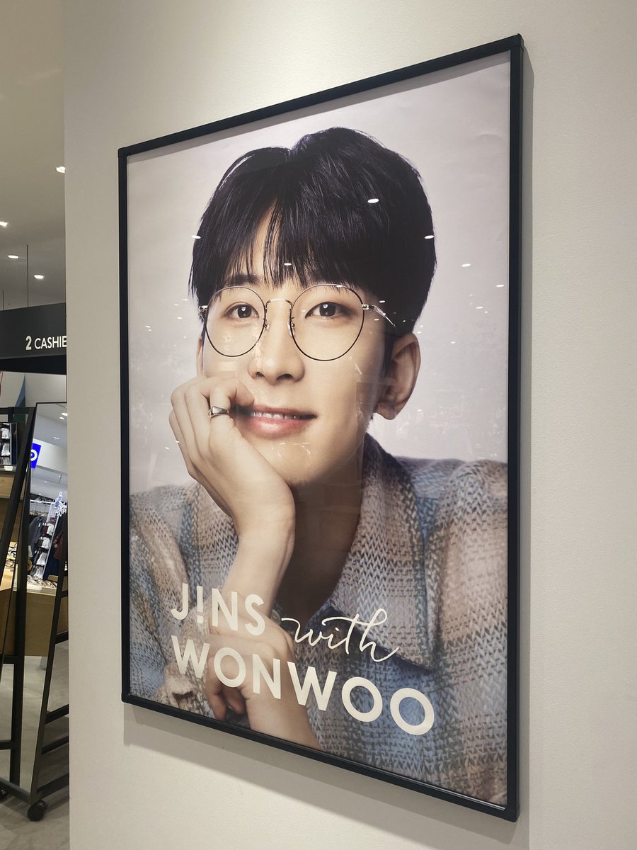 久しぶりに眼鏡を買い替えました👓🦊
度数の合ってる眼鏡は快適←

#JINSwithWONWOO
