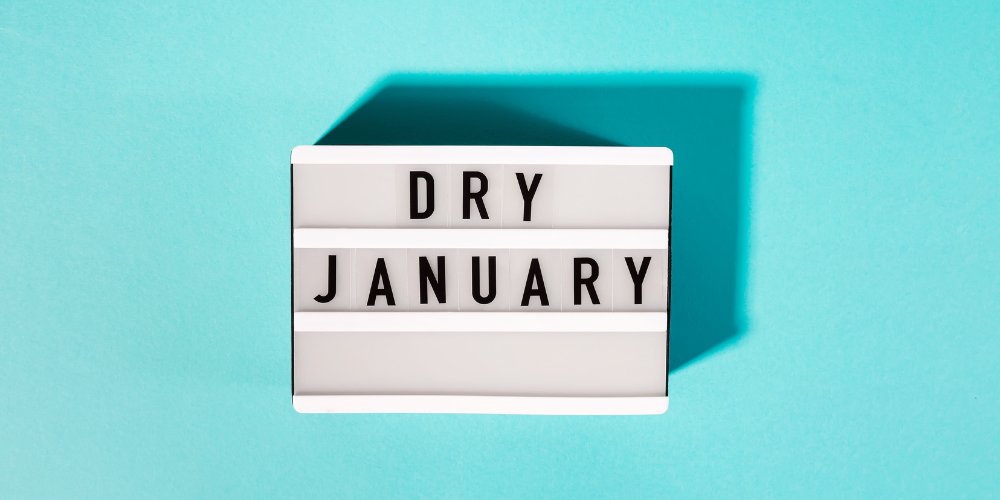 Dry January just got tastier! 🍸 Dive into our blog for the history, mocktail tips, and eco-friendly vibes with HAY! Straws. 🌿 👉 haystraws.com/blogs/hay-stra…