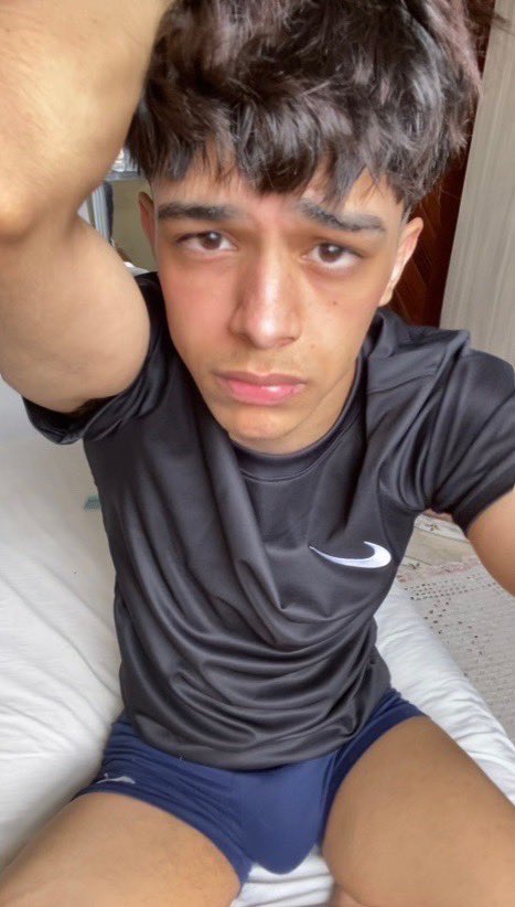 kvnator_'s tweet photo. acho que tô começando a achar ele atraente... https://t.co/B55qy6631P