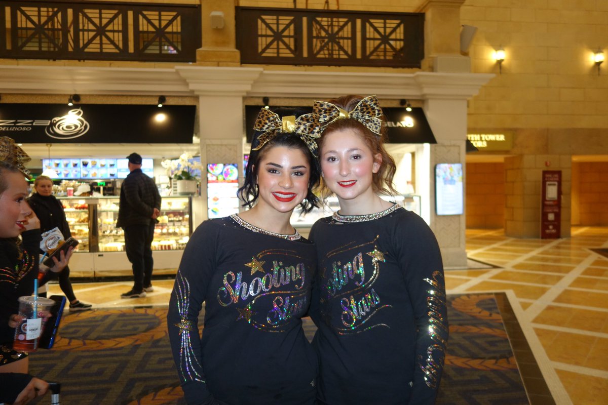 kaylitancredi's tweet photo. happy majors week 😊 @MAJORScheer https://t.co/u0wpoOCjI8